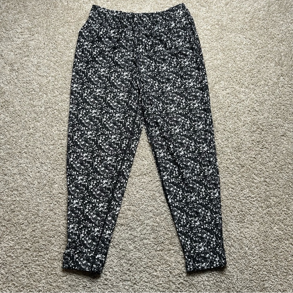 Lululemon Jet Crop - Picture 2 of 5